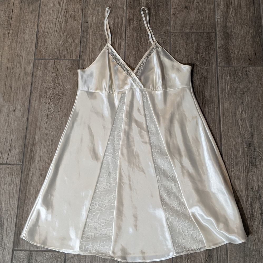 BRAND NEW! Robe & chemise